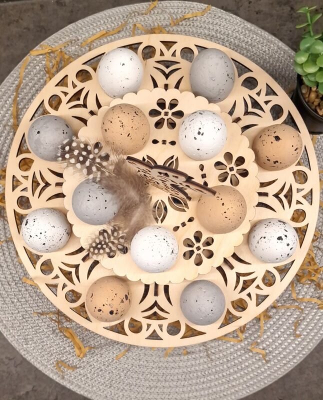 Medinis velykinių kiaušinių laikiklis stovas