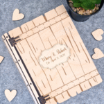 Medinė graviruota dėžutė knyga Vestuvių prisiminimams