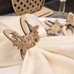 Mediniai servetėlių žiedai Velykų zuikis