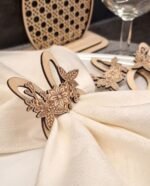 Mediniai servetėlių žiedai Velykų zuikis