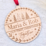 Kalėdinis eglutės ornamentas porai Our First Christmas