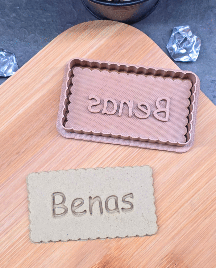 Personalizuota sausainių formelė su vardu